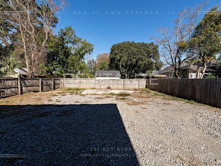 1704 McGill Ave — Photo 38