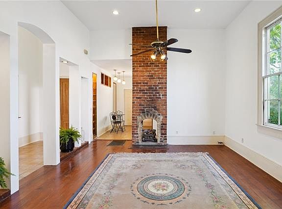 3rd image of 3714 Saint Claude Ave
