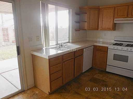 5th image of 1046 Silver Stone Way