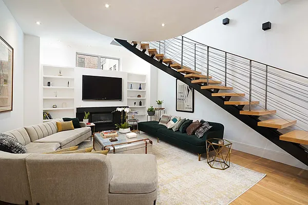 Rented by Compass | media 7