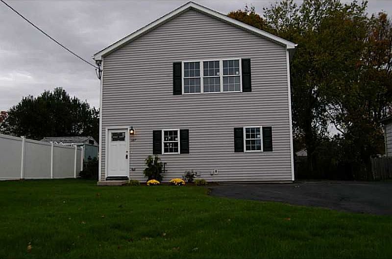 2nd image of 387 High St