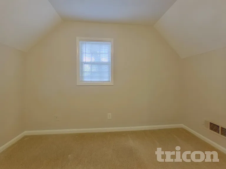 1145 Woodington Cir — Photo 11