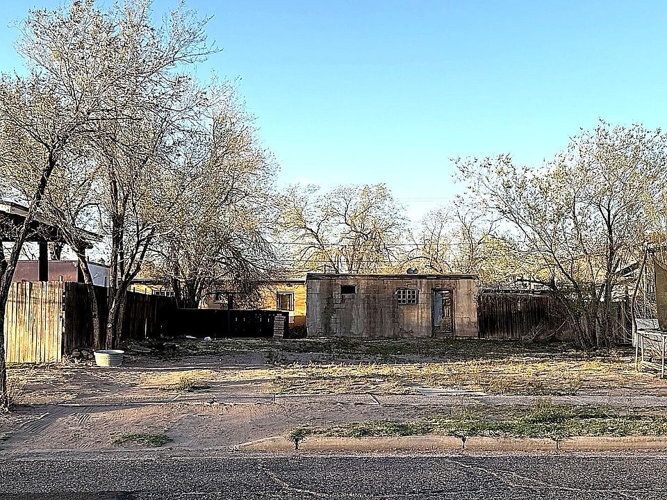 2nd image of 352 N 5th Ave