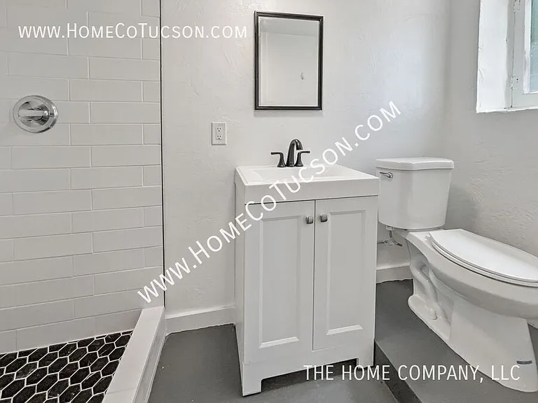 940 E Florita St — Photo 21