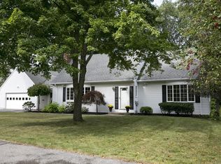 11 Heatherwood Dr, Shrewsbury, MA 01545