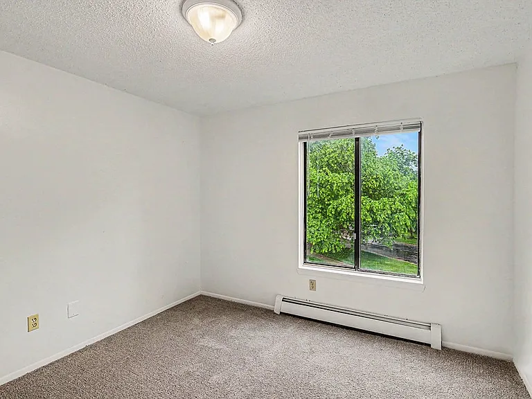 Waverly Park Apartments — Photo 25