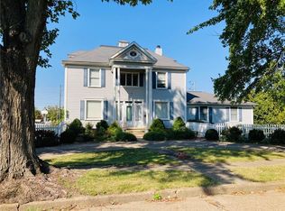 607 W Jefferson Ave, Altamont, IL 62411