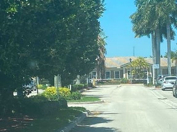 4th image of 5752 Hampton Hills Blvd
