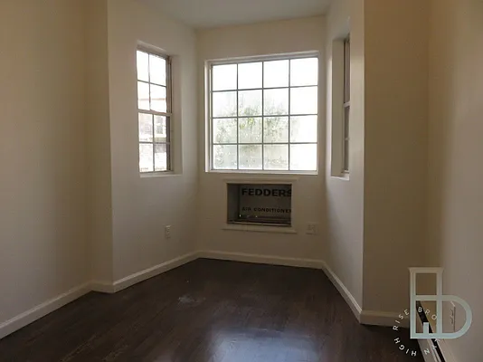 Rented by Miron Realty Group | media 27