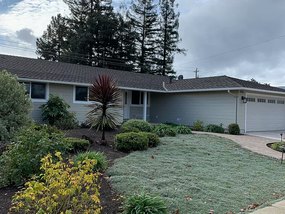 826 Louise Dr