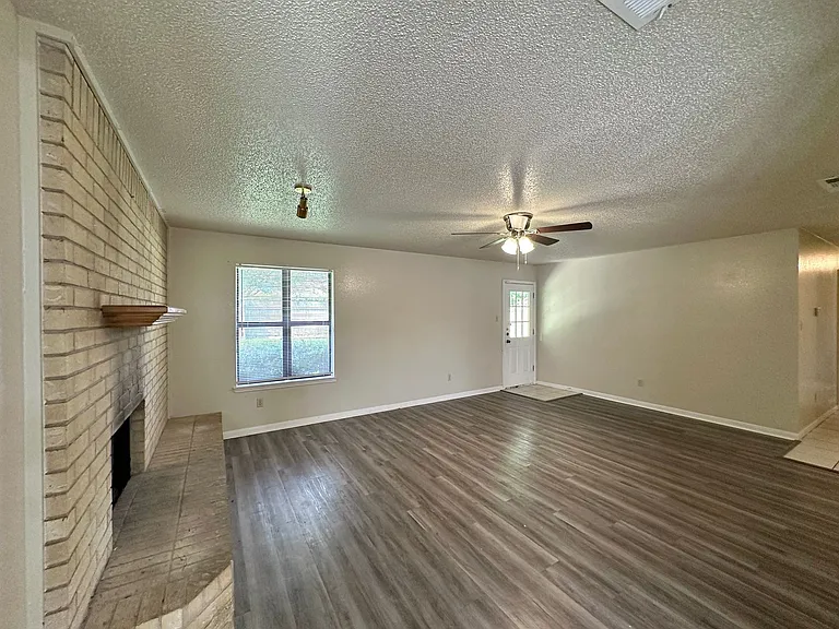 109 S Brook Dr — Photo 8