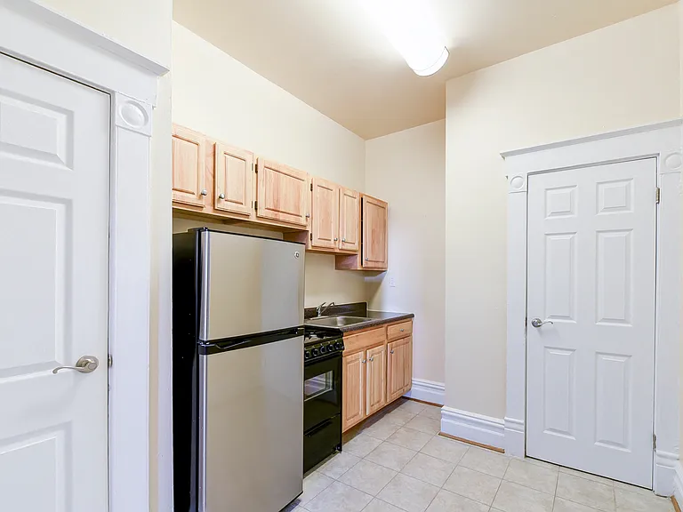 Dupont Apartments — Photo 10