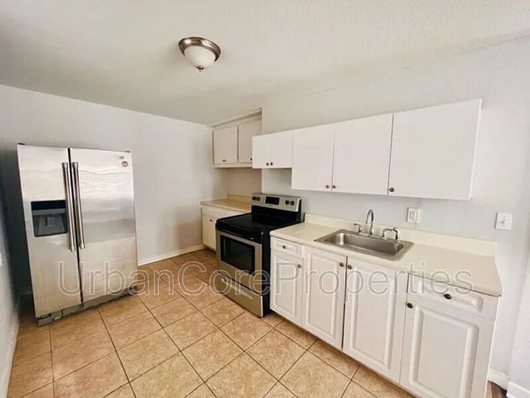 419 4th St N #3 — Photo 4