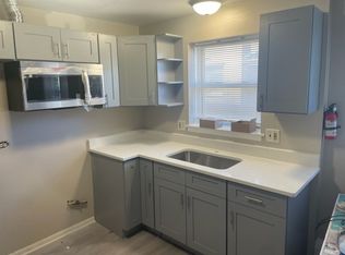 14608 Keystone Ave APT 2E, Midlothian, IL 60445