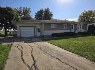 211 4th Ave SW, Cresco, IA 52136
