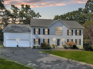 11 Quarry Ln, Hamden, CT 06518