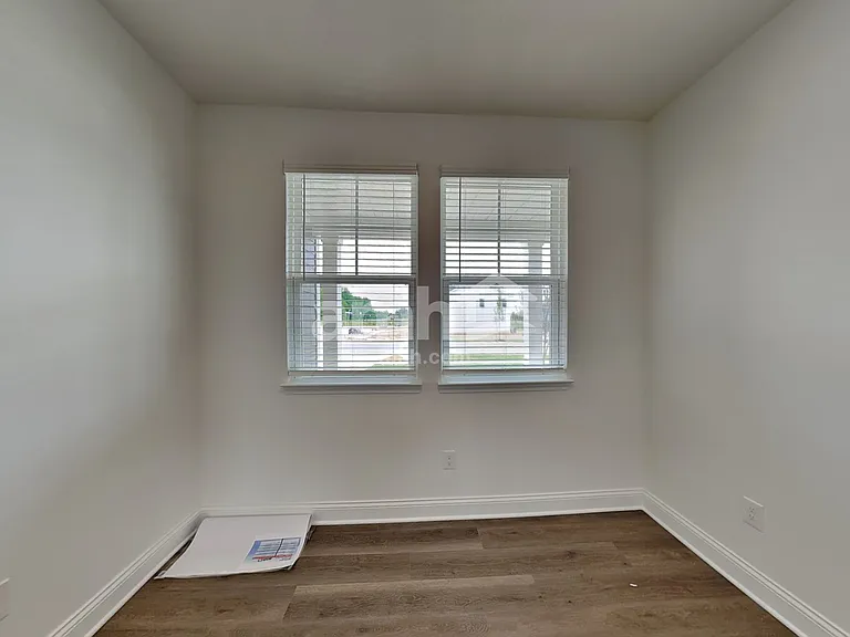 1072 Broyles Xing — Photo 11