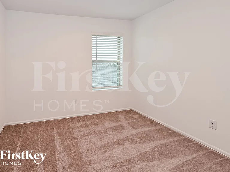 501 Maple Bend Ln — Photo 13
