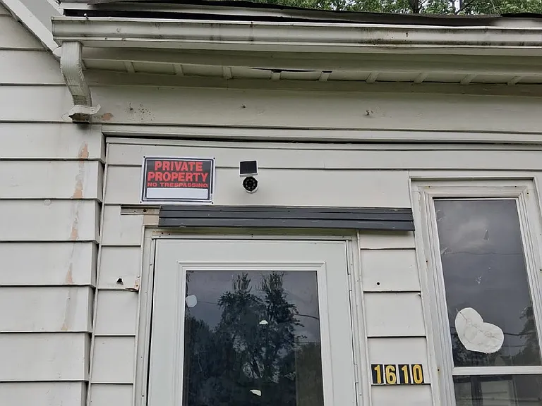 1610 S Lydia Ave — Photo 1