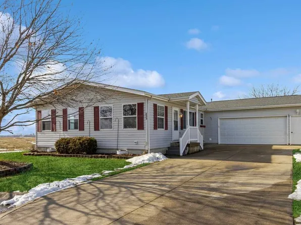 233 Hackney Ct, Iowa City, IA 52240