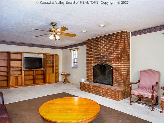 5th image of 2208 Avinell Dr