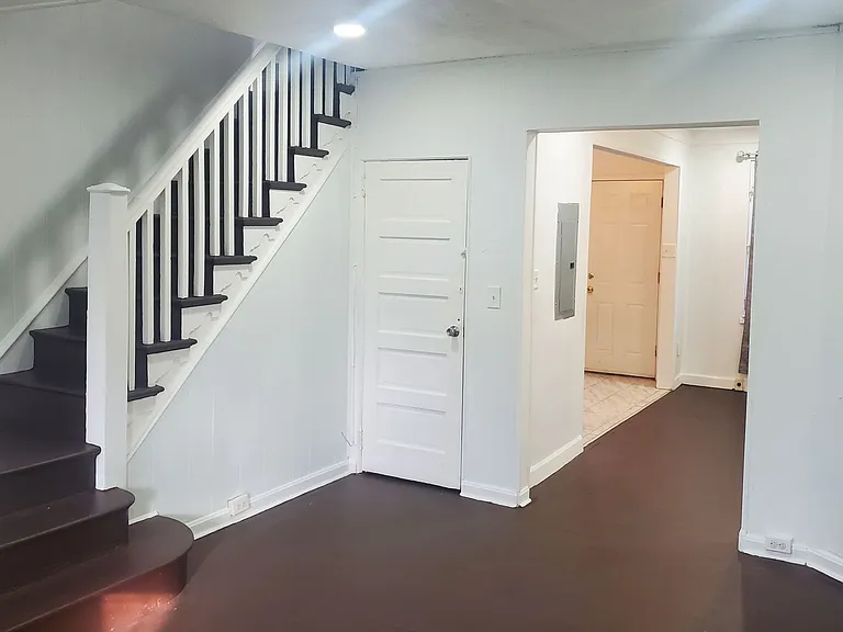 4813 Olive St — Photo 4
