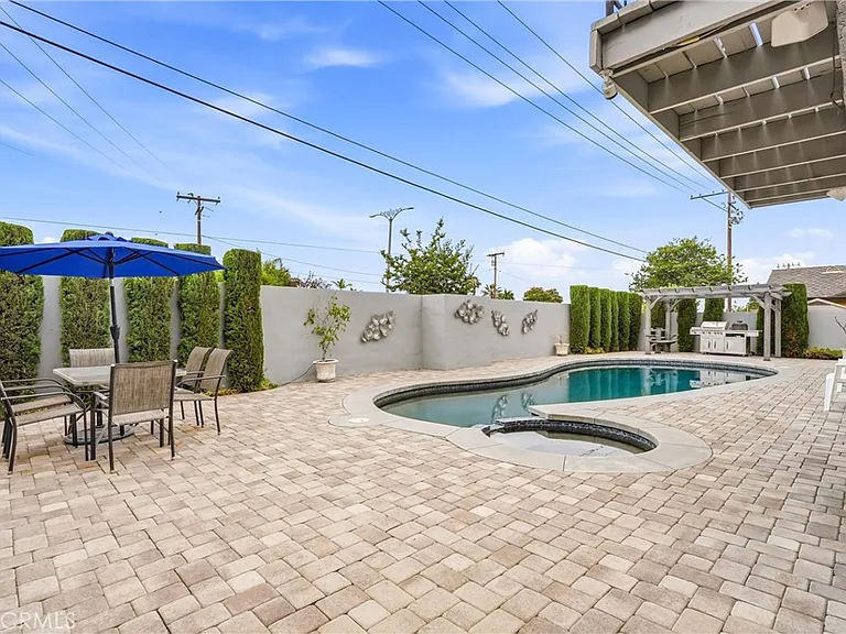 120 Christensen Dr — Photo 17
