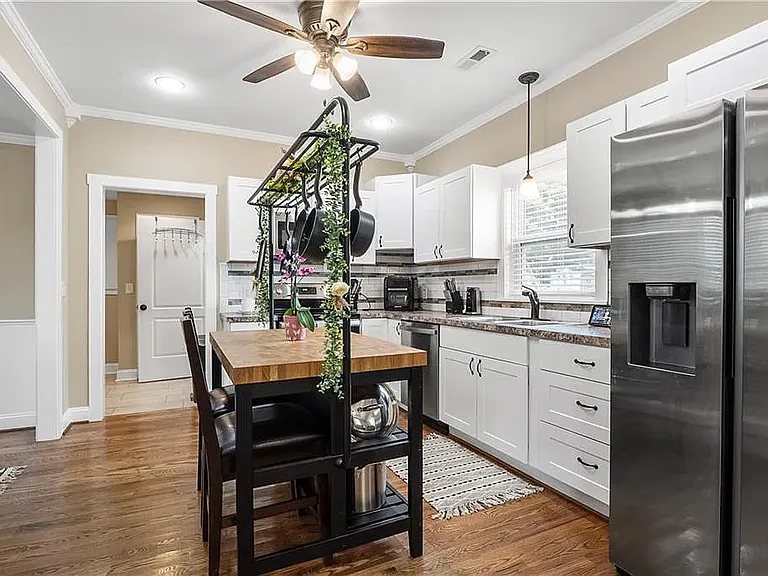 210 E Kay St — Photo 11