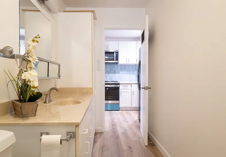 1508 Farrington St #B — Photo 14