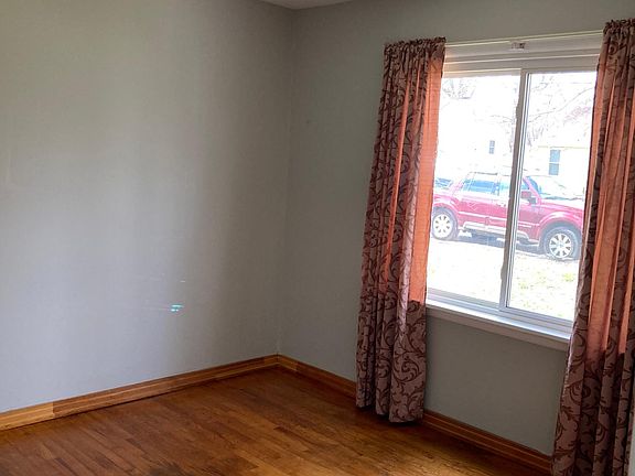 4th image of 3366 Suncrest Ave