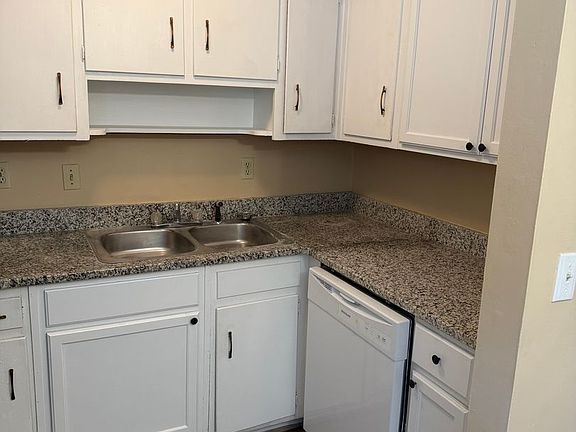 4th image of 1011 Oakview Ave #1-16