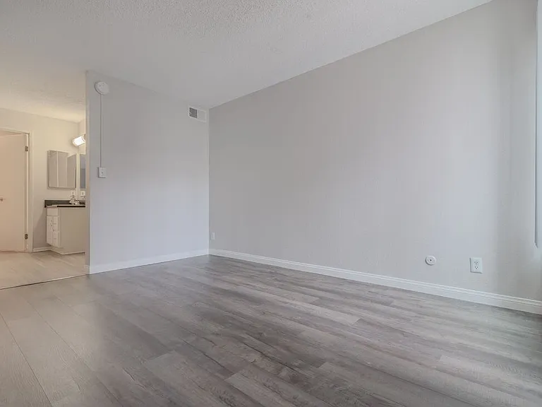 City View Apartments at Warner Park — Photo 23