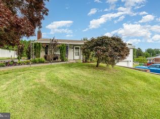 907 Orange St, Harrisburg, PA 17113