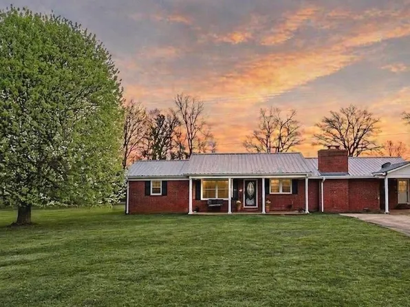 598 Gilchrist Rd, Adamsville, TN 38310