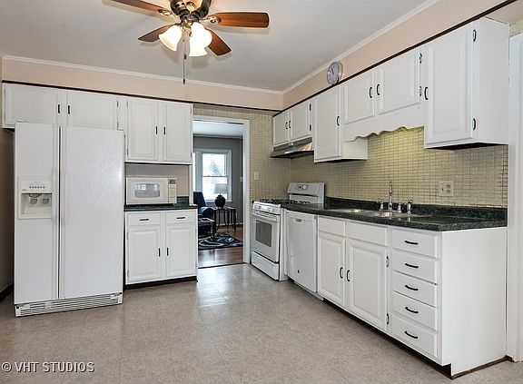 3rd image of 8271 W Ainslie St