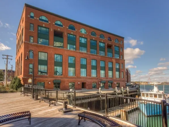 1 Harbour Place #4 D/E, Portsmouth, NH 03801