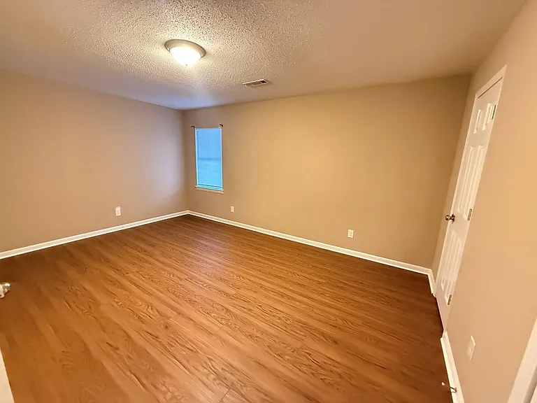 104 Corley St — Photo 7