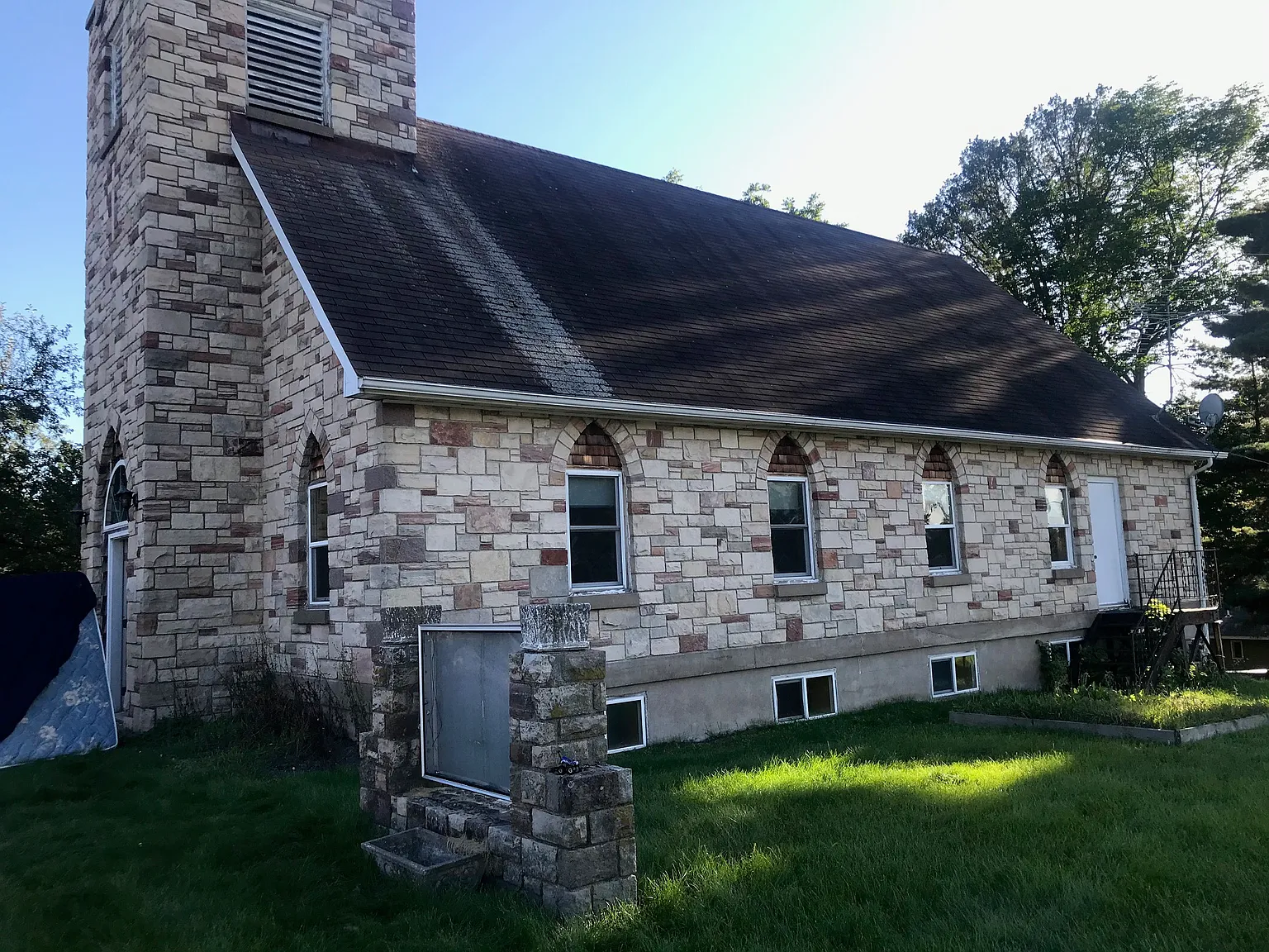 3 bed, 1400 sqft, $1,600 — Photo 3
