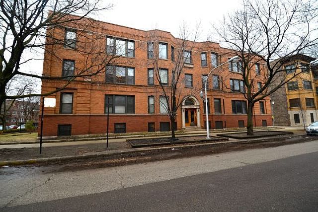 1st image of 1514 W Cornelia Ave #2