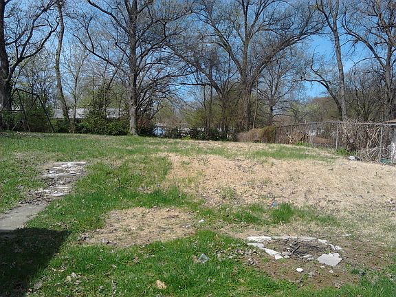 3rd image of 3255 Royalton Ave
