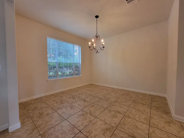 3430 Shiraz Loop — Photo 11