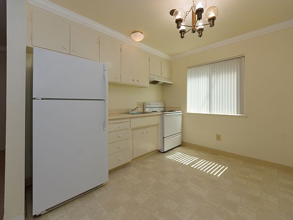 4th image of 655 Reseda Dr #1