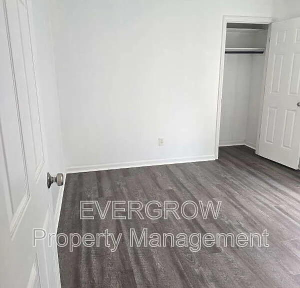 142 N 7th Ave — Photo 10