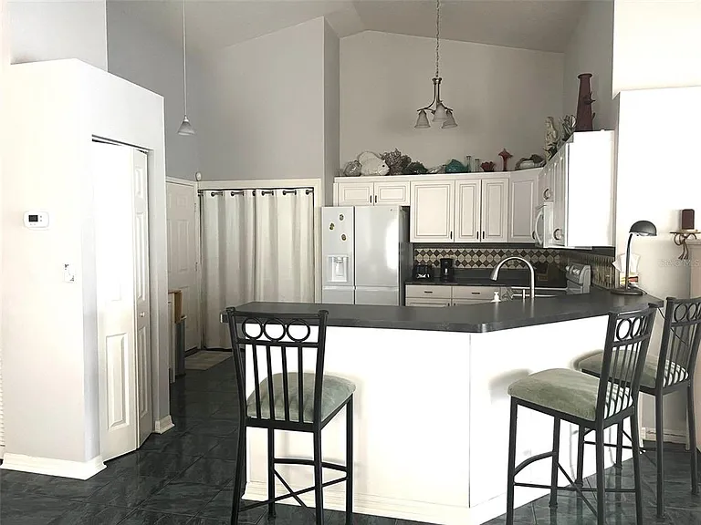 2602 Edgewater Ct — Photo 7