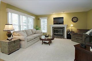 3rd image of 305 Brittany Dr