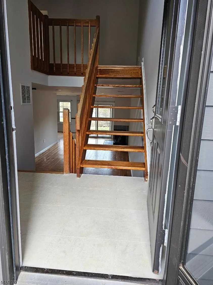 3 bed, 2.5 bath, 1563 sqft, $3,400 — Photo 4