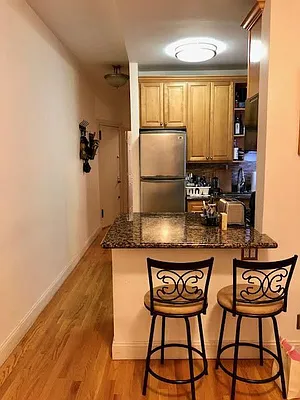 Rented by Fay Kong, LREB | media 19