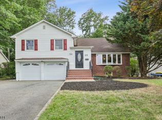 25 Baker Rd, Livingston, NJ 07039
