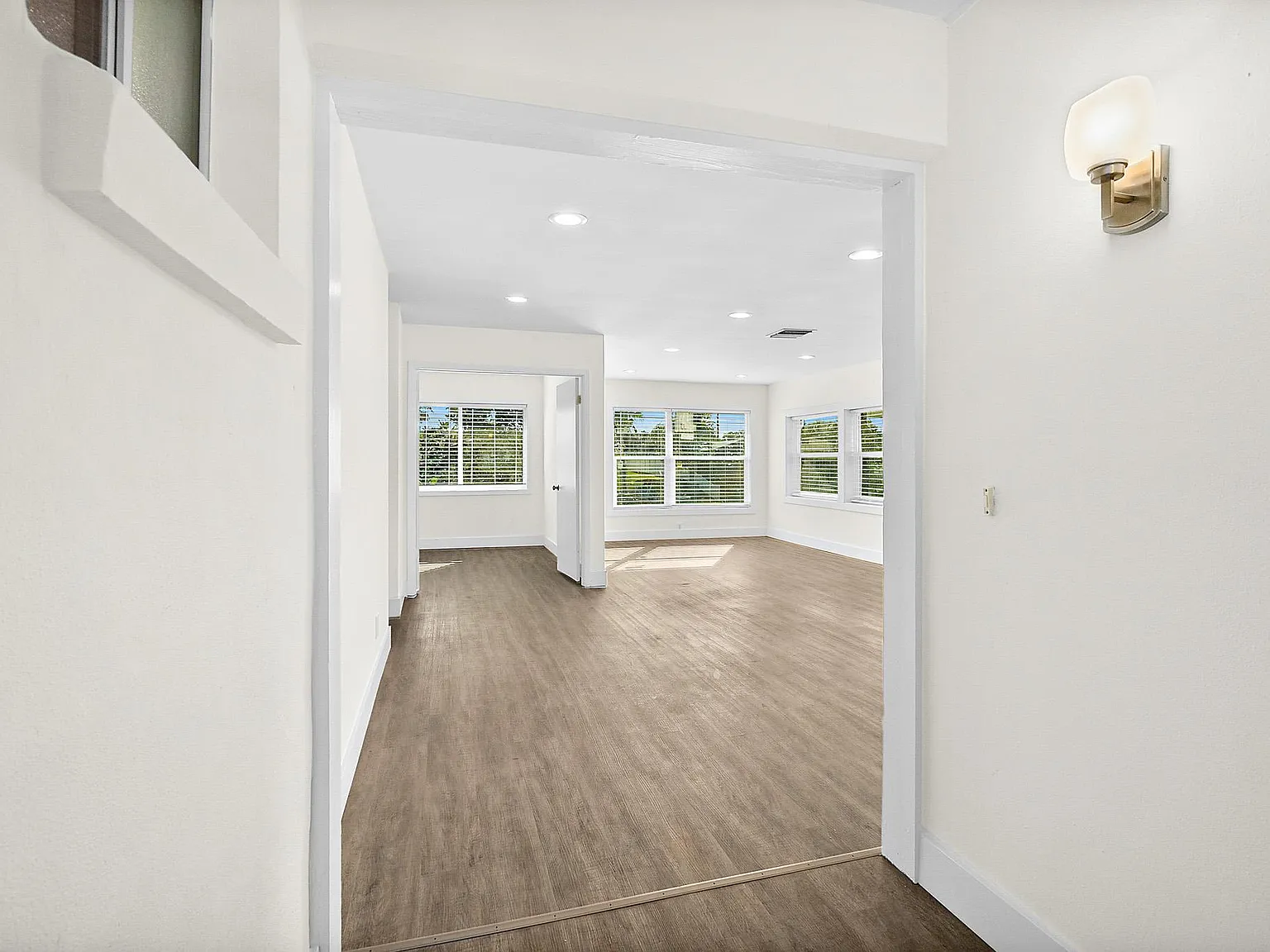 3 bed, 1501 sqft, $2,700 — Photo 3
