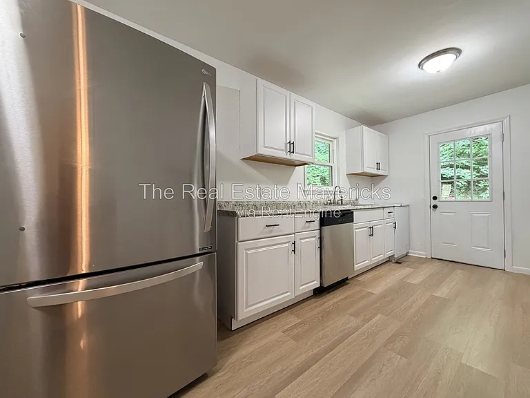 128 Phillips Hollow Rd — Photo 4